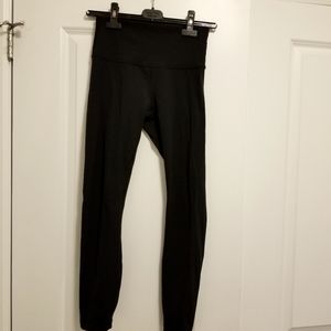 Lululemon Wunder Under high rise black 25" legging size 6